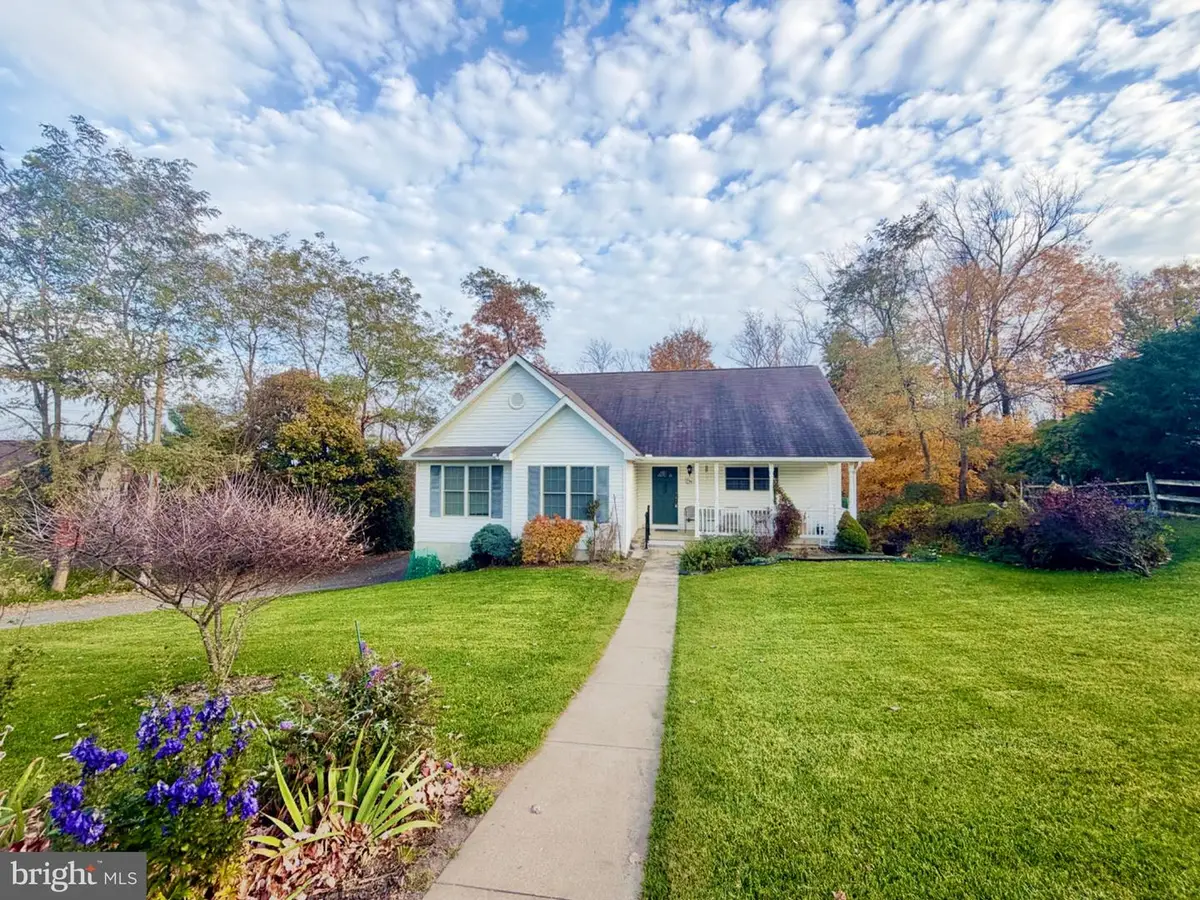 233 Armstrong Ave, Frostburg, MD 21532 - #1