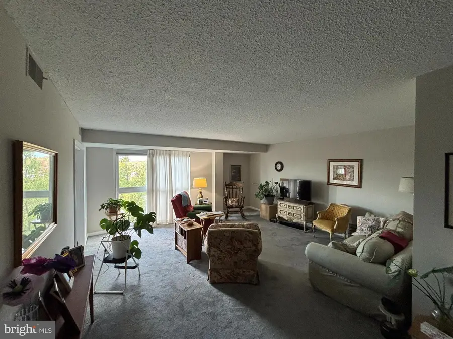 1040 Deer Ridge Dr #402, Baltimore, MD 21210 - Image #3