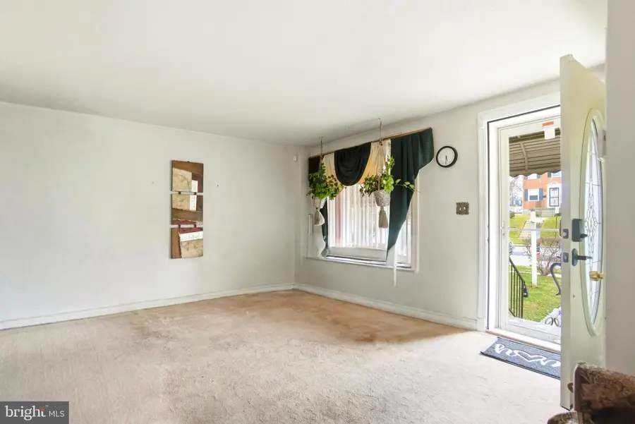 639 Lucia Ave, Baltimore, MD 21229 - Image #2