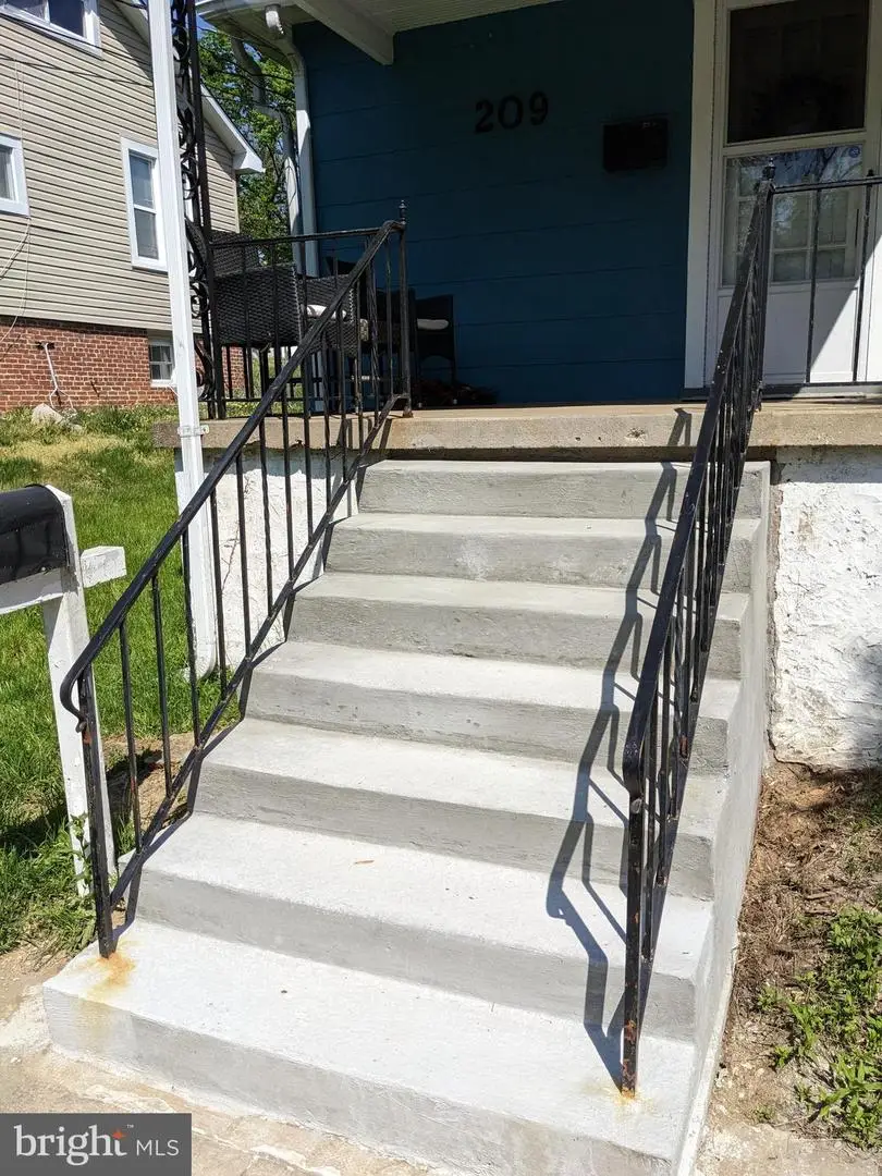 209 S Rock Glen Rd, Baltimore, MD 21229 - Image #3