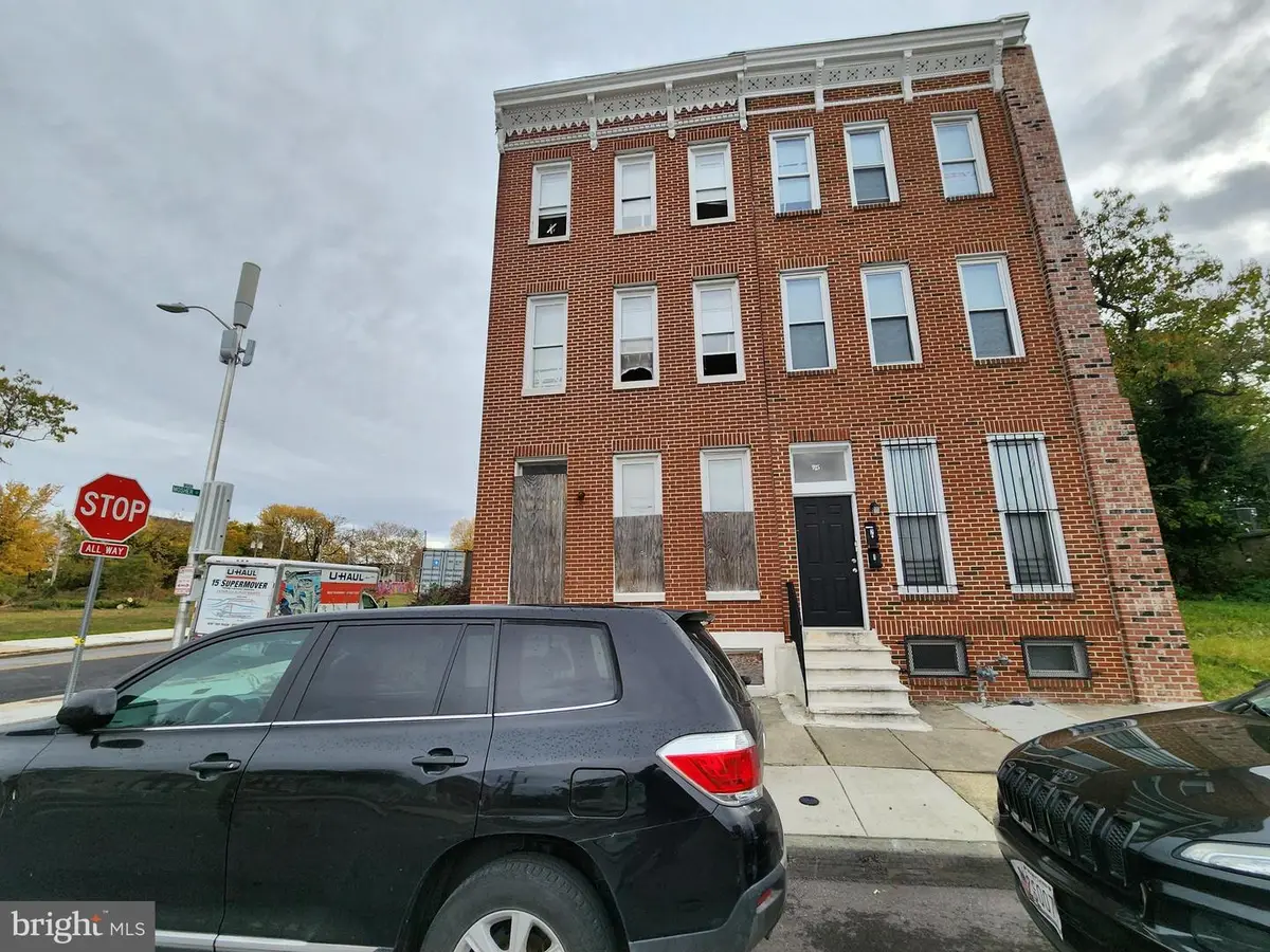927 N Carey St, Baltimore, MD 21217 - Image #1