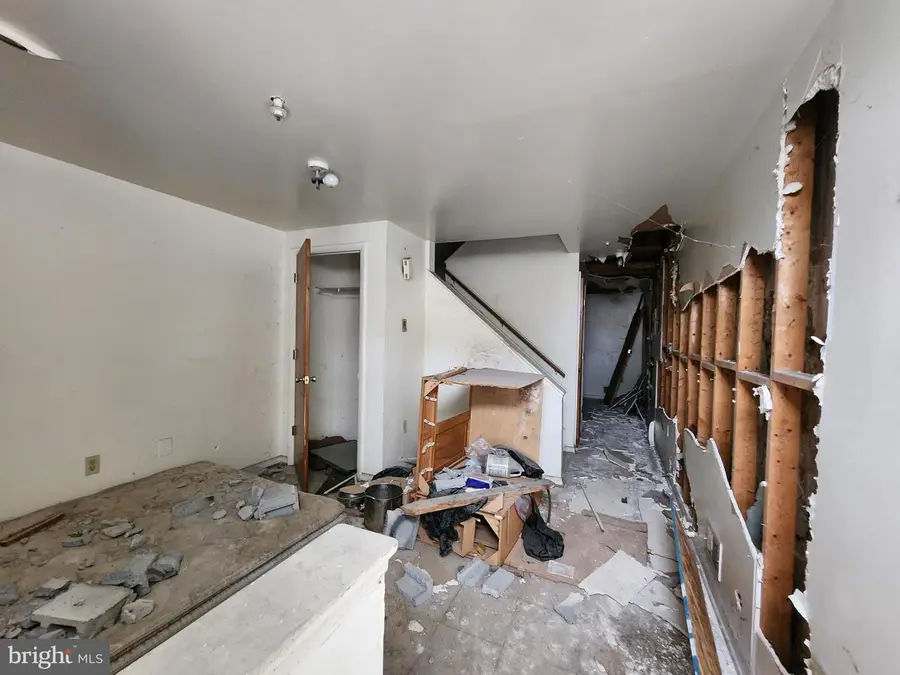 1004 N Carey St, Baltimore, MD 21217 - Image #3