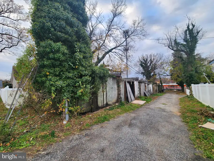 Garages Behind 3604 Howard Park Ave, Baltimore, MD 21207 - Image #2