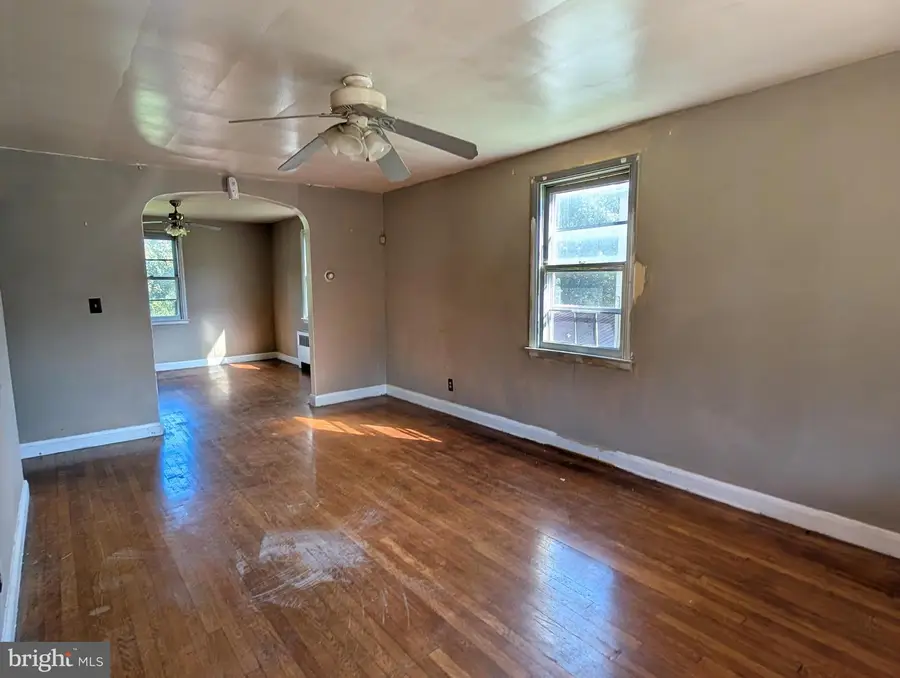 4302 Parkwood Ave, Baltimore, MD 21206 - Image #3