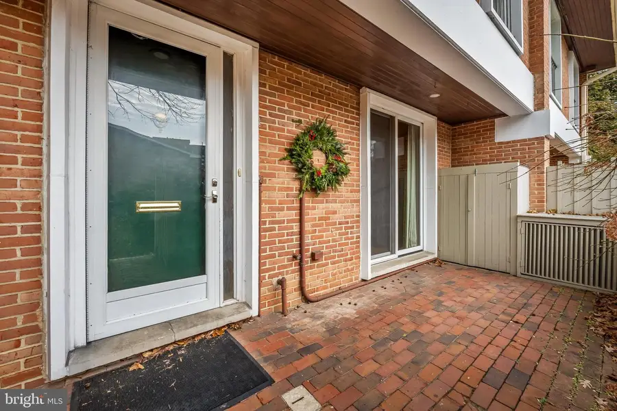 38 Bouton Green Ct, Baltimore, MD 21210 - Image #3