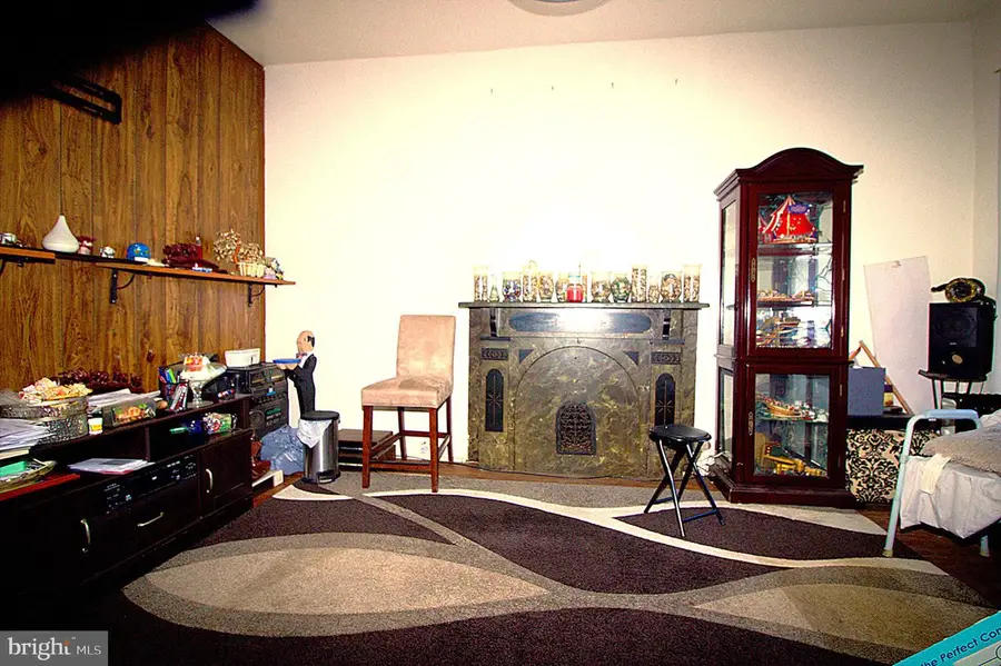 116 N Milton Ave, Baltimore, MD 21224 - Image #2