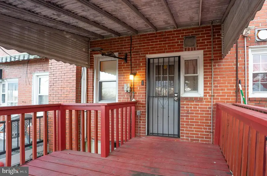 2820 Edgecombe Cir S, Baltimore, MD 21215 - Image #3