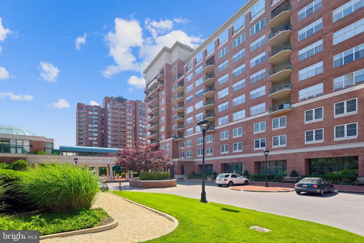 3801 Canterbury Rd #404, Baltimore, MD 21218 - Image #1