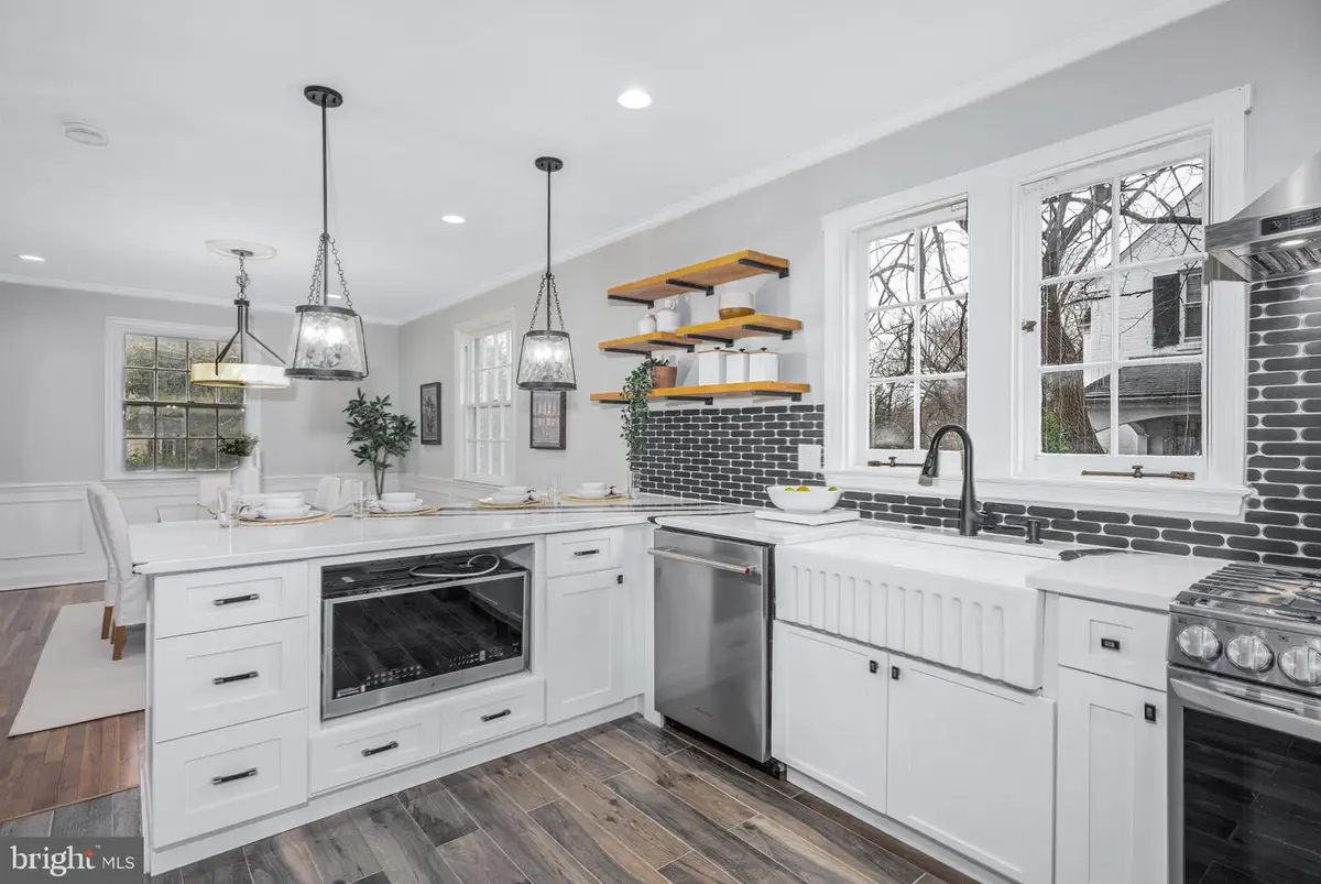 207 Saint Dunstans Rd, Baltimore, MD 21212 - #1