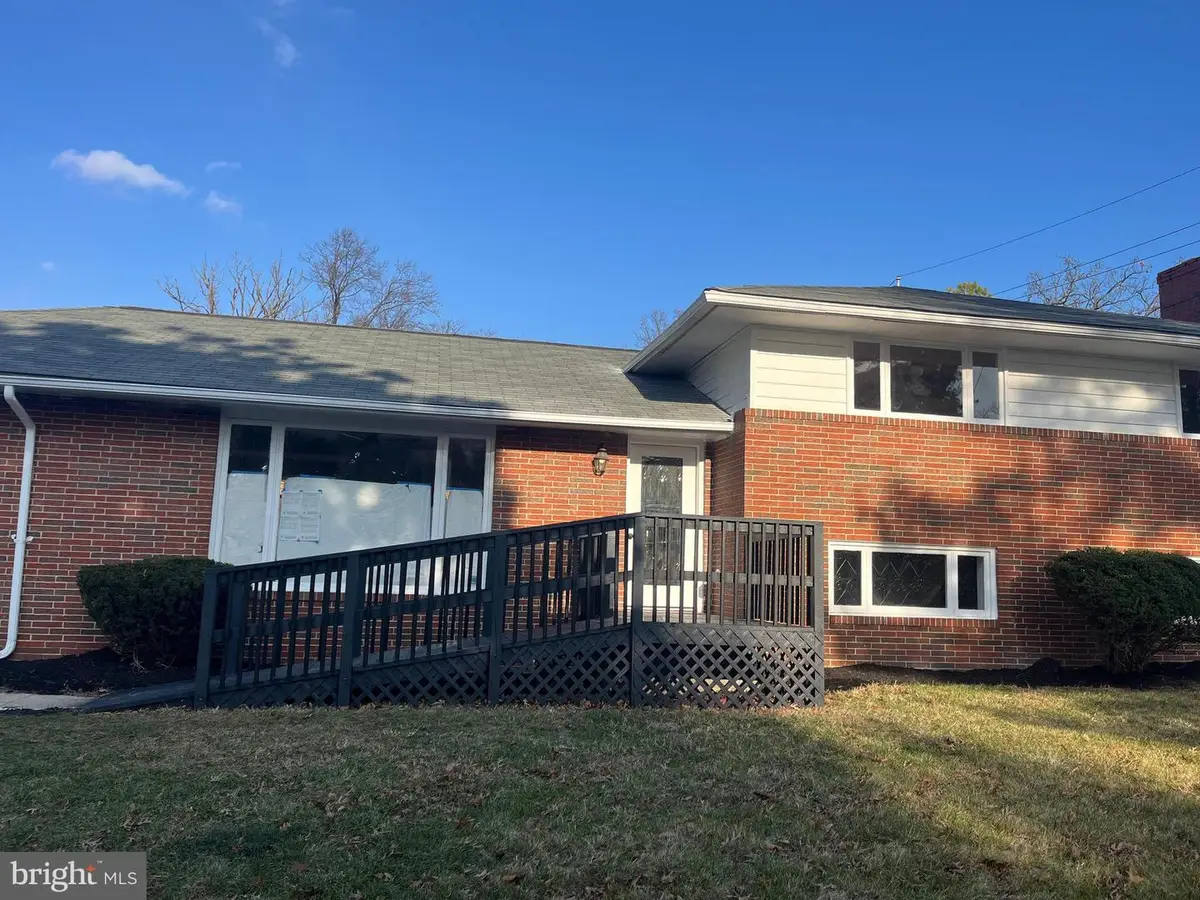 2813 Gwynnview Rd, Baltimore, MD 21207 - Image #1