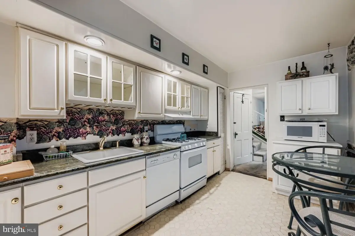 813 S Luzerne Ave, Baltimore, MD 21224 - Image #1