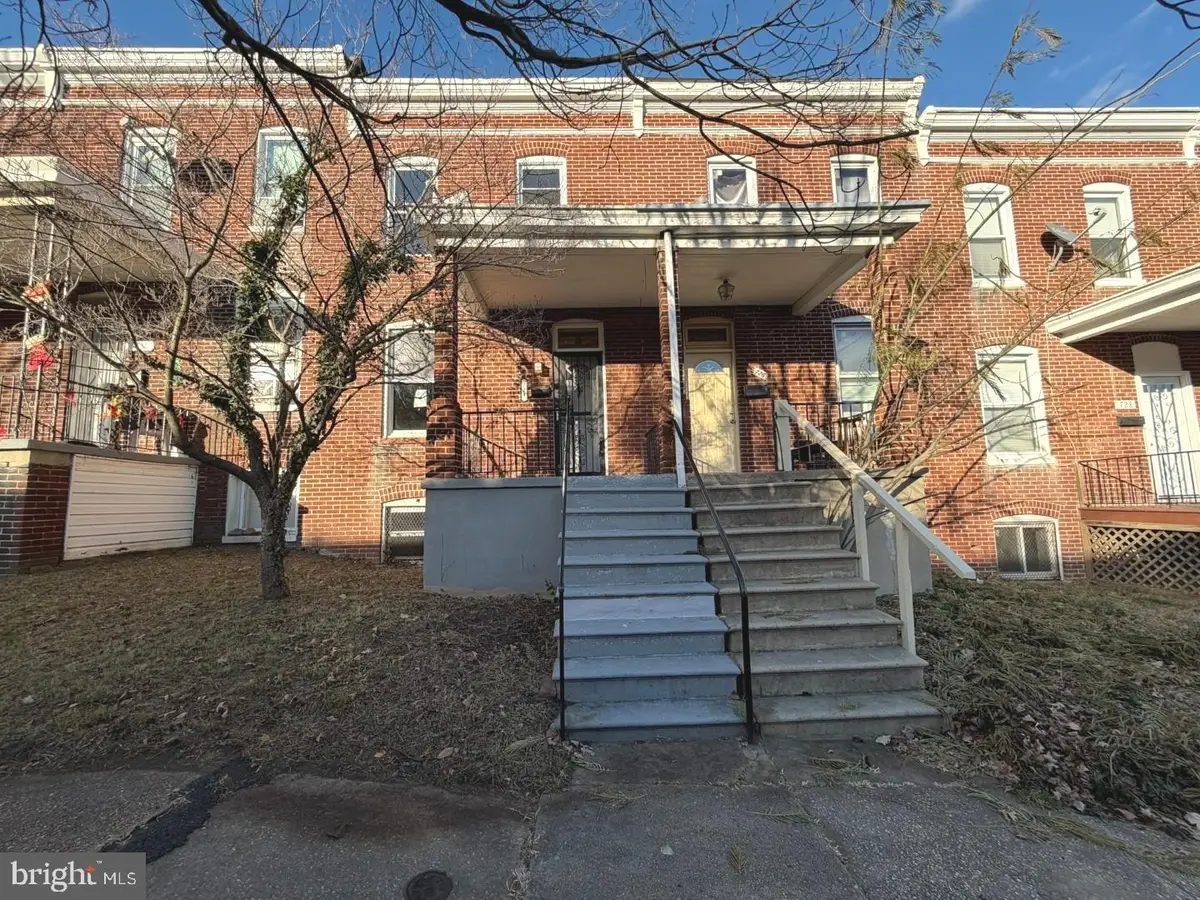 724 E 37th St, Baltimore, MD 21218 - #1
