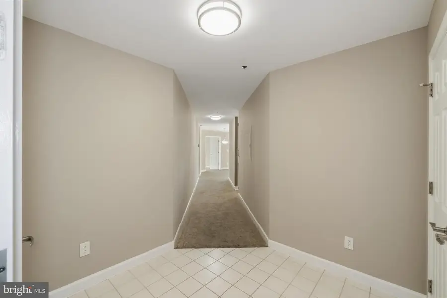 100 Harborview Dr #814, Baltimore, MD 21230 - Image #3