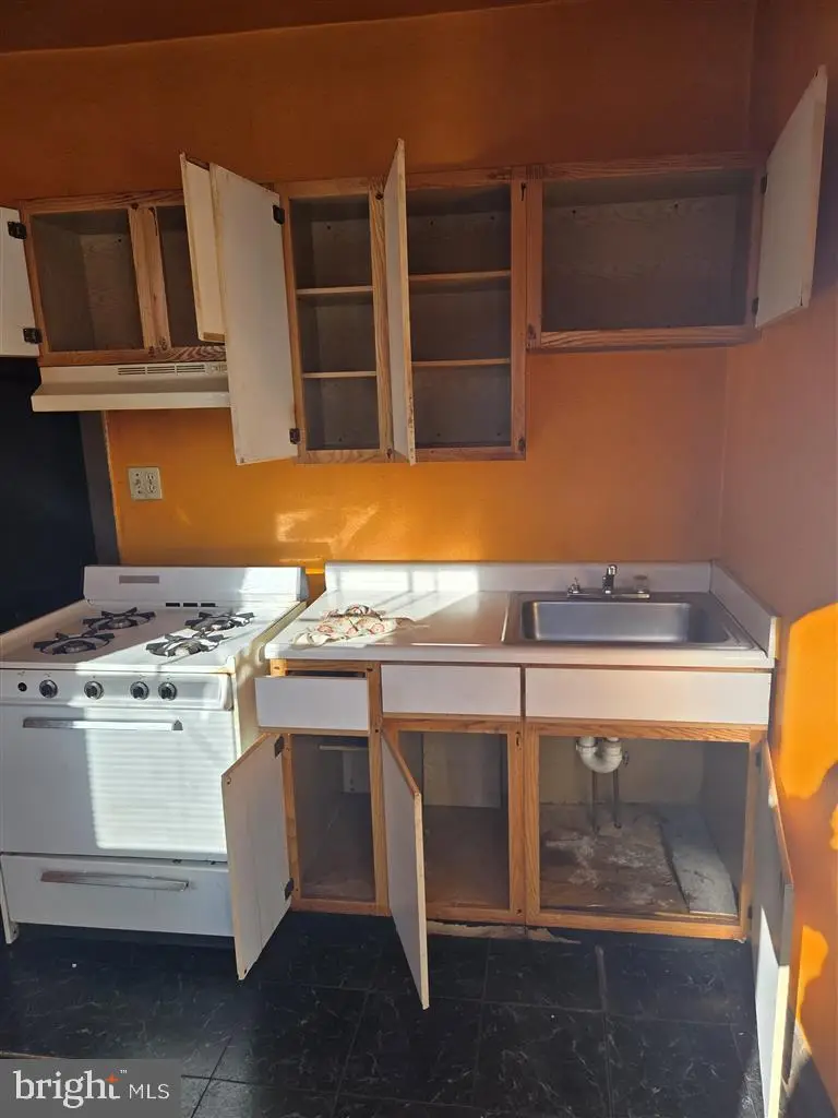 21 Monastery Ave S, Baltimore, MD 21229 - Image #2