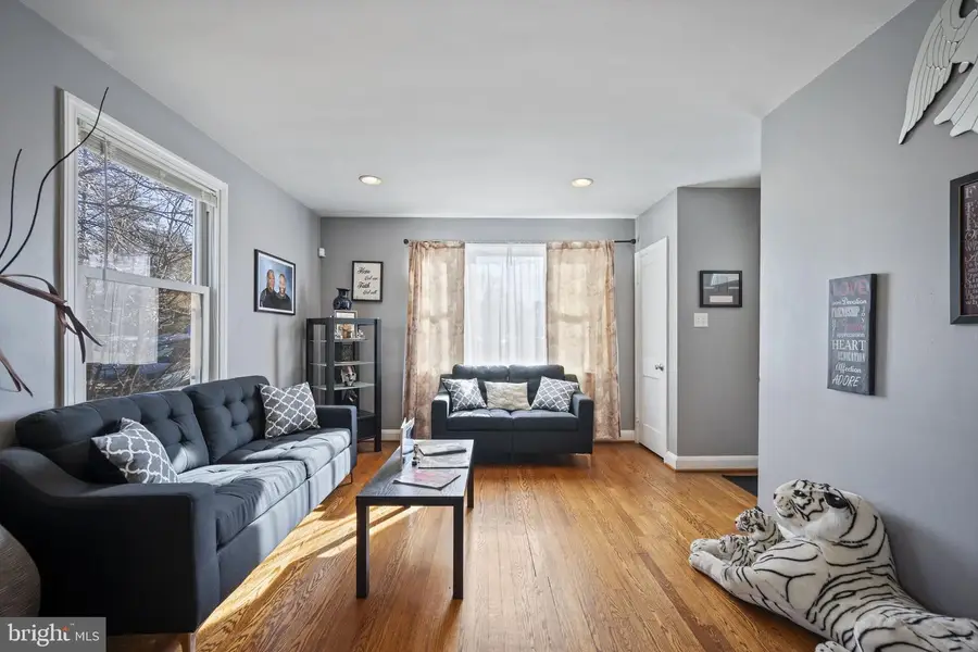 4534 Hazelwood Ave, Baltimore, MD 21206 - Image #3