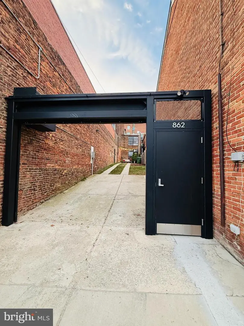 862 Tyson St, Baltimore, MD 21201 - Image #3