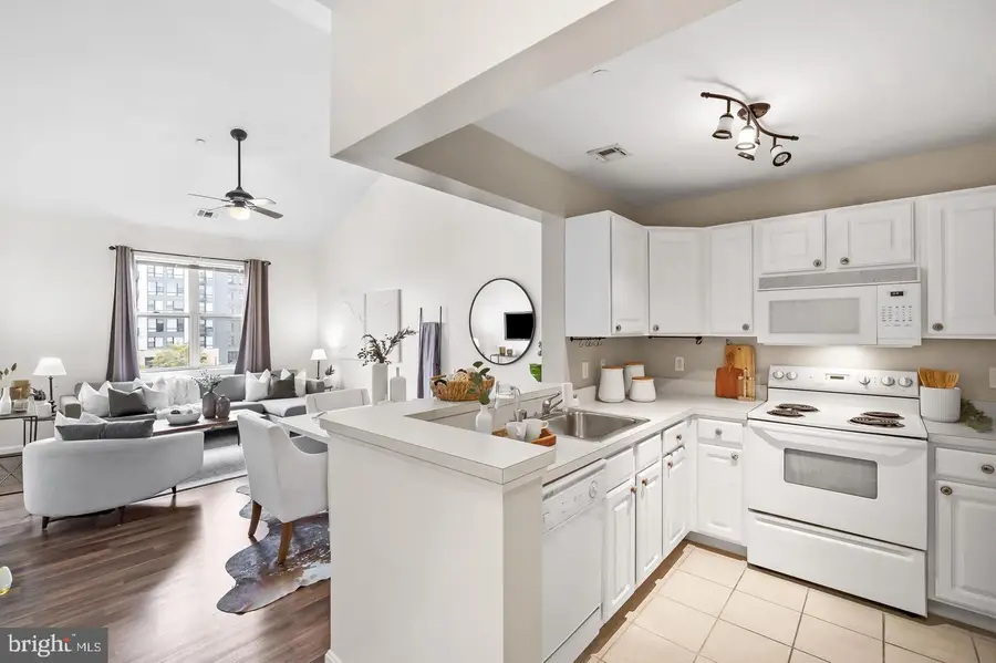 23 Pierside Dr #413, Baltimore, MD 21230 - #2