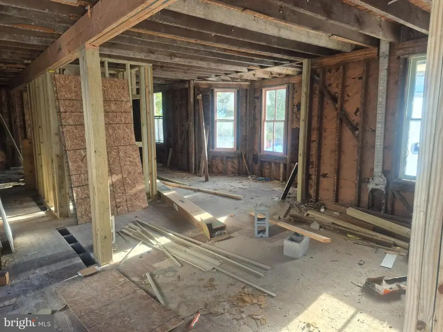 3806 Parkside Dr, Baltimore, MD 21206 - #2