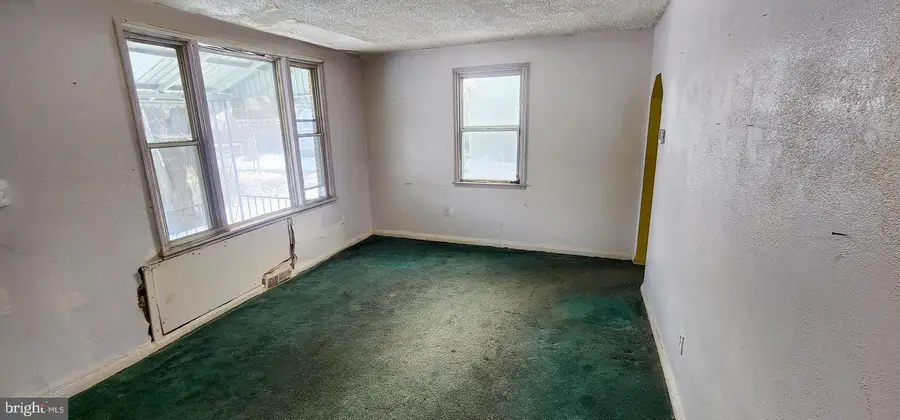 2918 Forest Glen Rd, Baltimore, MD 21216 - #3