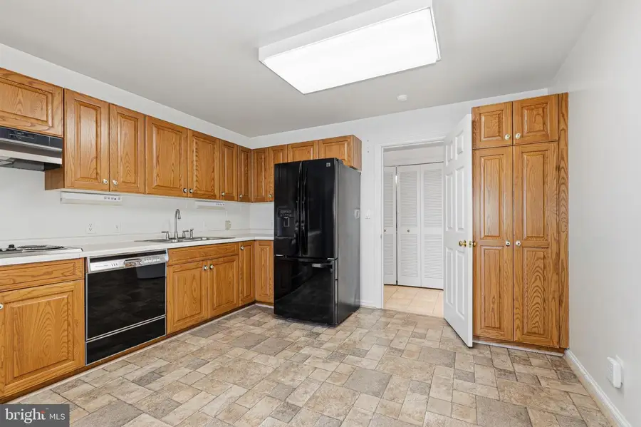 10 E Lee St #1801, Baltimore, MD 21202 - #3