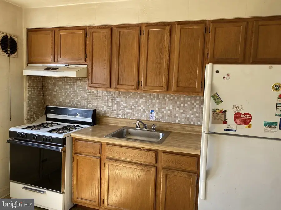 815 Saint Dunstans Rd, Baltimore, MD 21212 - #2