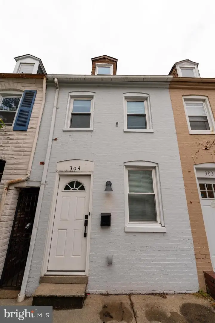 304 S Wolfe St, Baltimore, MD 21231 - #1