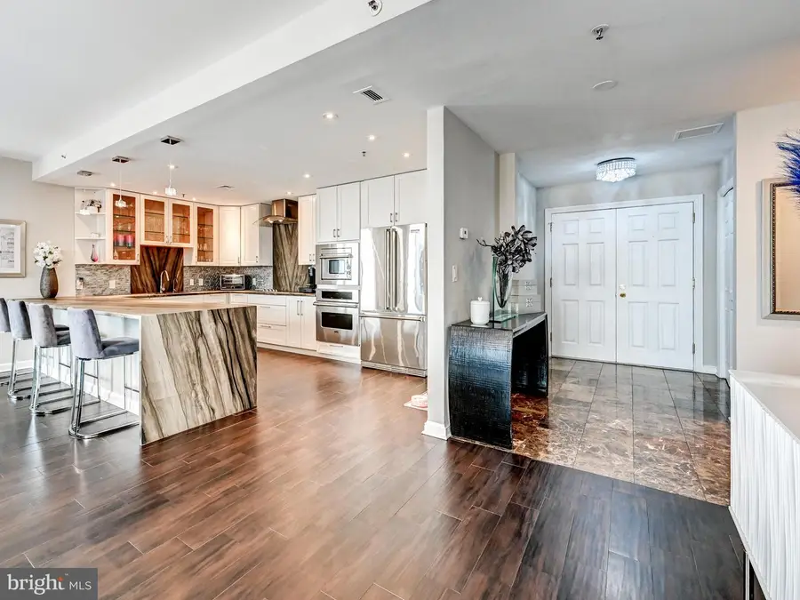 10 E Lee St #2402, Baltimore, MD 21202 - #3