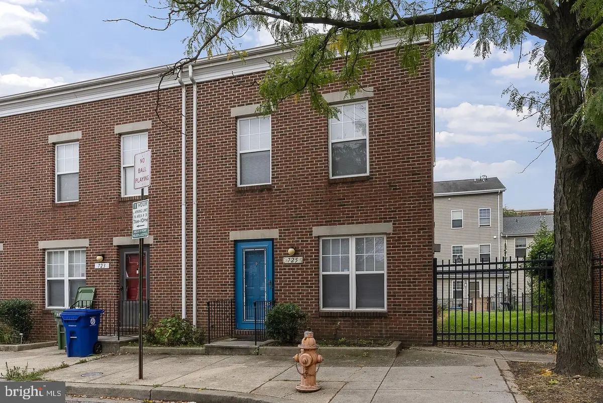 725 W Cherry Blossom Way, Baltimore, MD 21201 - #1