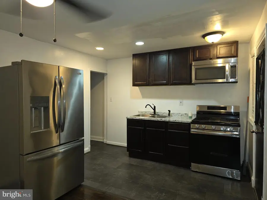 3905 Kenyon Ave, Baltimore, MD 21213 - #3