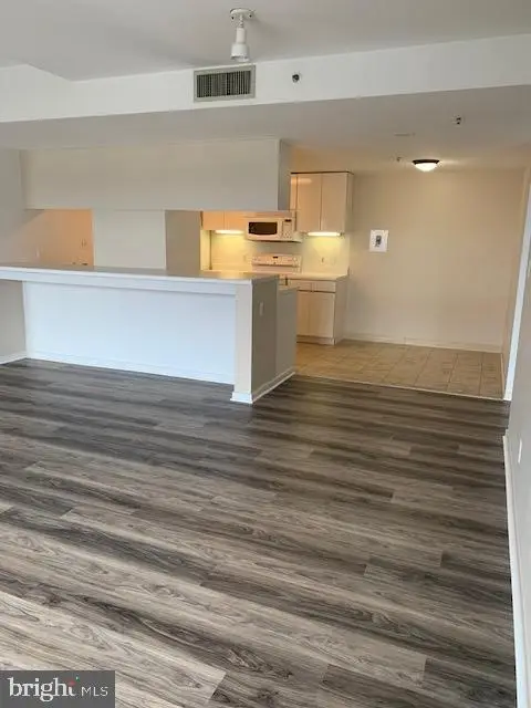 250 President St #603, Baltimore, MD 21202 - #3