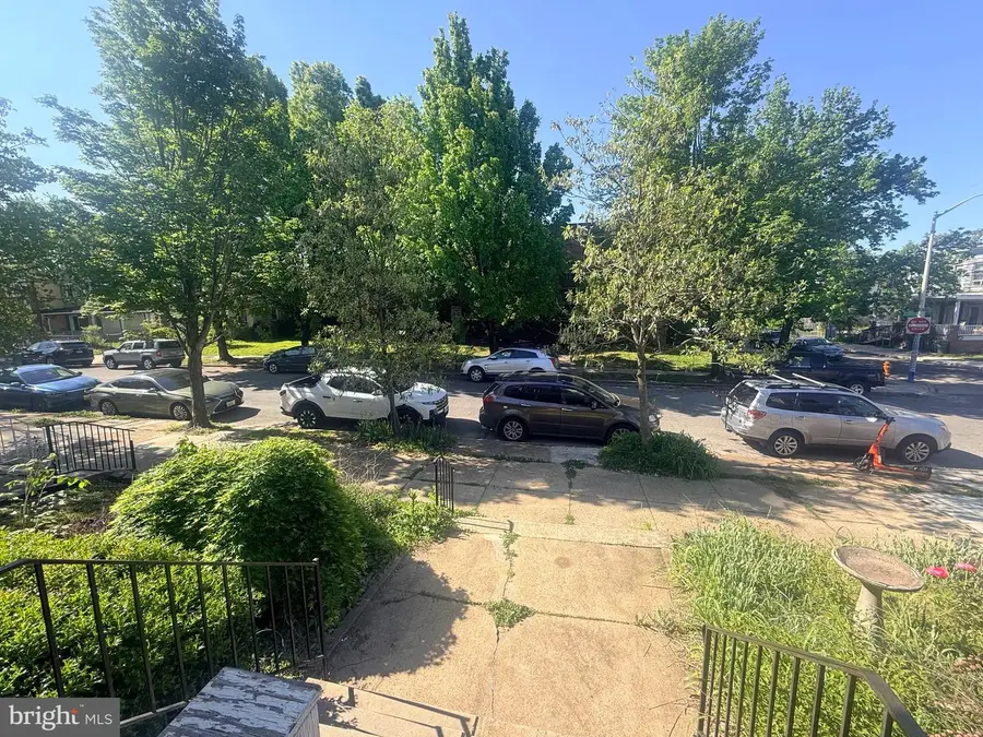 604 E 35th St E, Baltimore, MD 21218 - #3