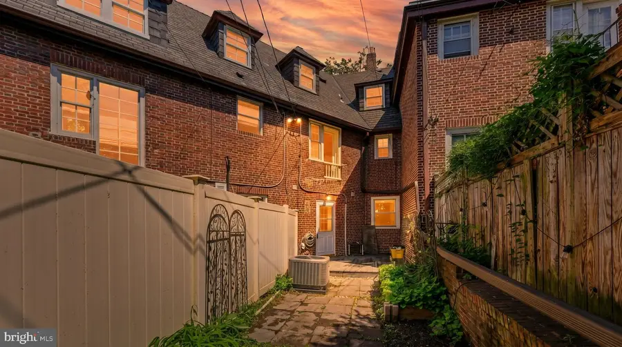 407 Bretton Pl, Baltimore, MD 21218 - #2