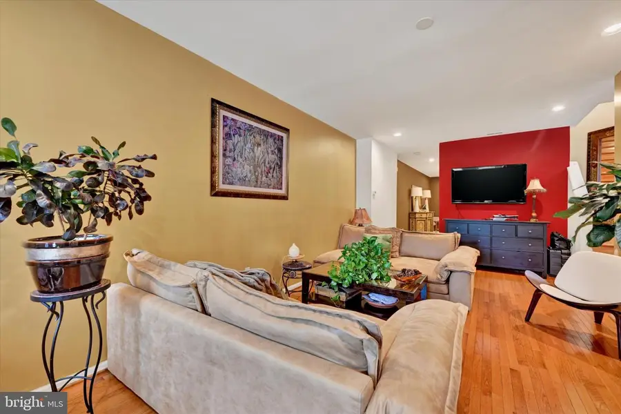2072 Linden Ave, Baltimore, MD 21217 - #3