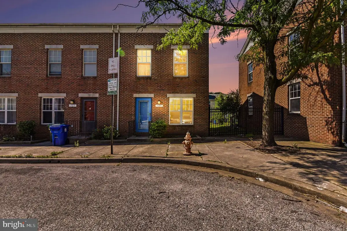 725 W Cherry Blossom Way, Baltimore, MD 21201 - #1