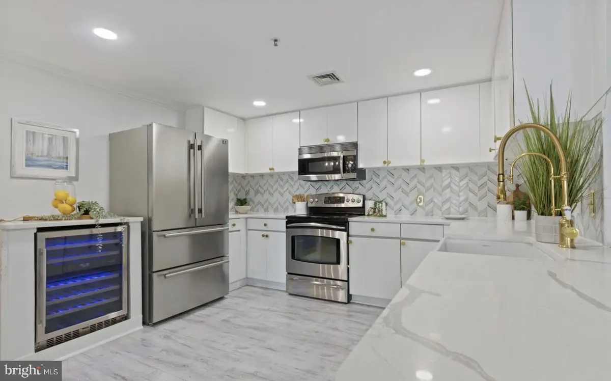 250 President St #600, Baltimore, MD 21202 - #1