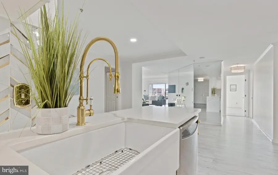 250 President St #600, Baltimore, MD 21202 - #2
