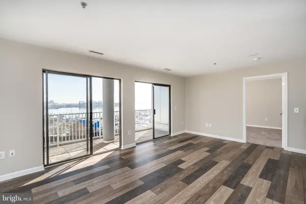 2702 Lighthouse Pt E #532, BALTIMORE, MD 21224
