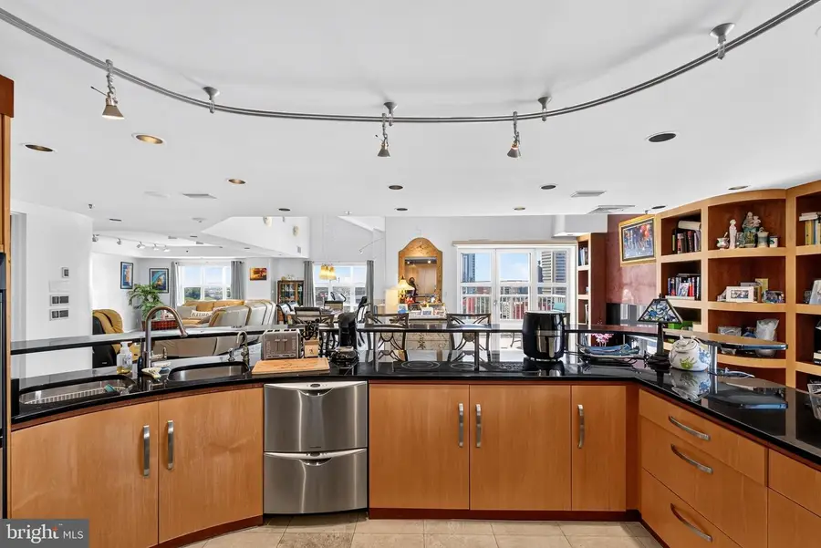 250 President St #1402, Baltimore, MD 21202 - #2