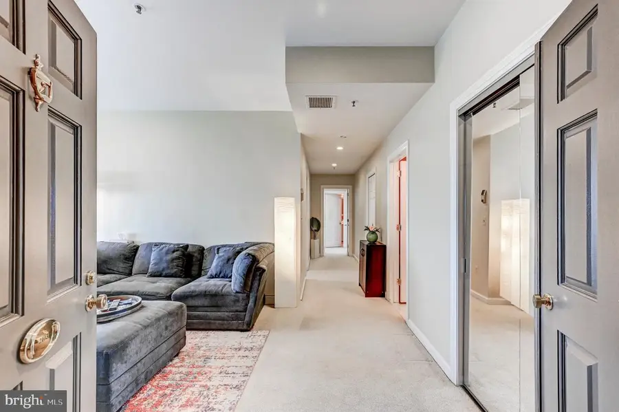 10 E Lee St #2103, Baltimore, MD 21202 - #2