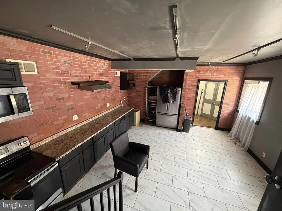 224 W Read St, Baltimore, MD 21201 - #3