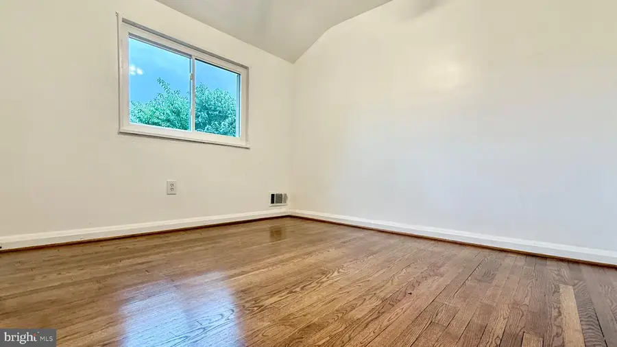 617 Brisbane Rd, Baltimore, MD 21229 - #3
