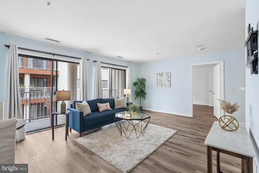 2702 Lighthouse Pt E #629, Baltimore, MD 21224 - #2