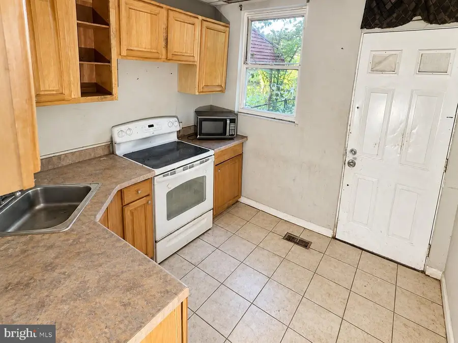 2828 E Chase St E, Baltimore, MD 21213 - #3