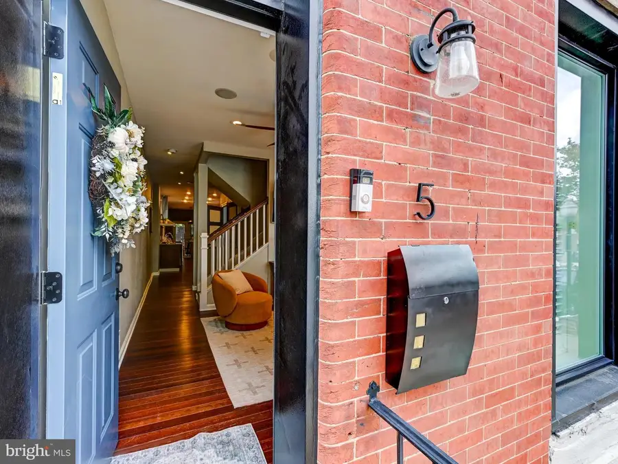 5 N Washington St, Baltimore, MD 21231 - #2