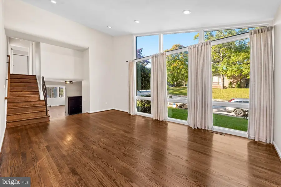 2105 Southcliff Dr, Baltimore, MD 21209 - #2