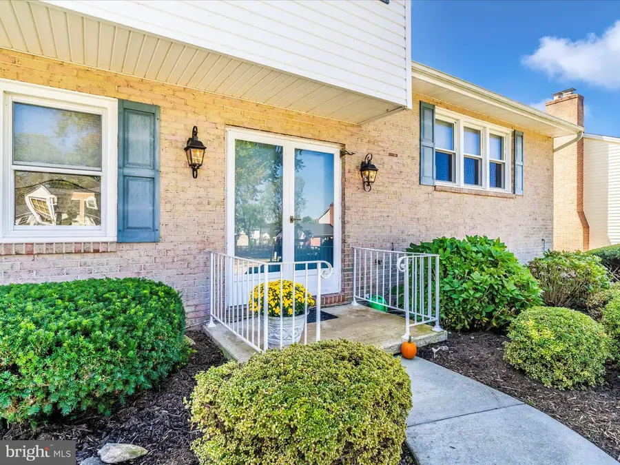 921 Saxon Hill Dr, Cockeysville, MD 21030 - Image #2