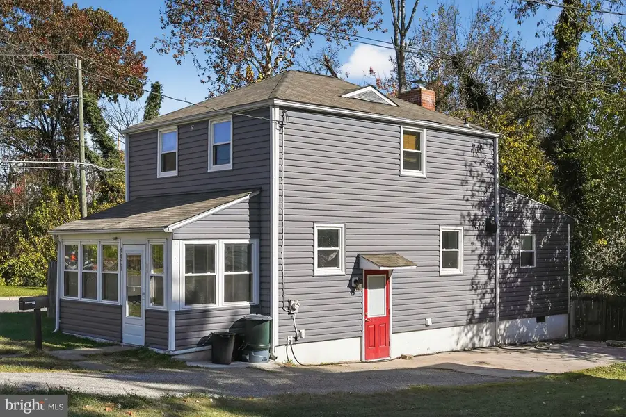 4401 Ridge Dr, Baltimore, MD 21229 - Image #2