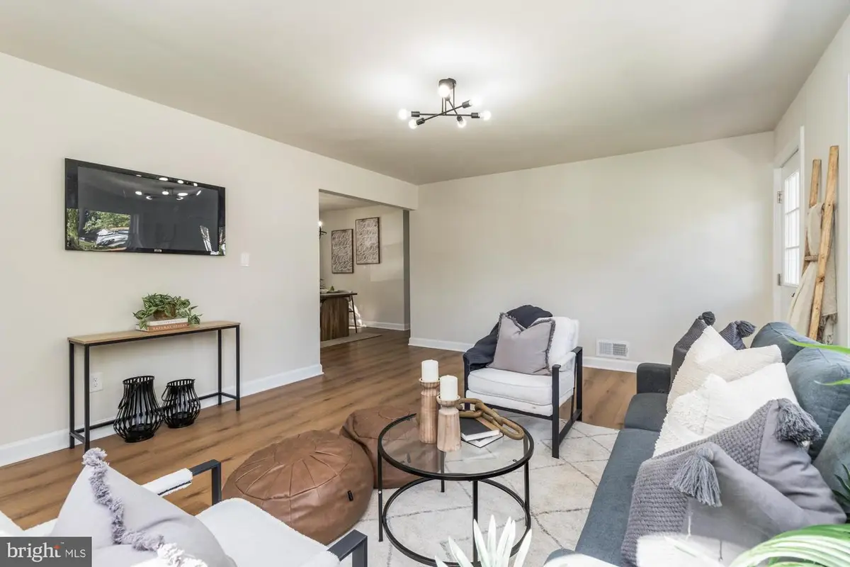 8016 Harris Ave, Parkville, MD 21234 - Image #1