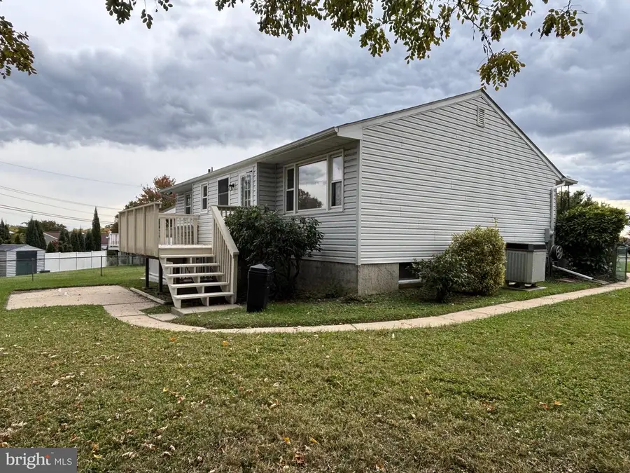 11 Mckenna Ct, Parkville, MD 21234 - Image #2