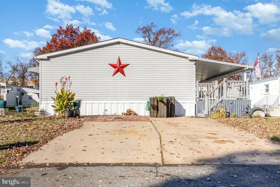 3542 Honeysuckle Ln, Middle River, MD 21220 - Image #2